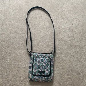 ⭐️VERA BRADLEY CROSSBODY BAG